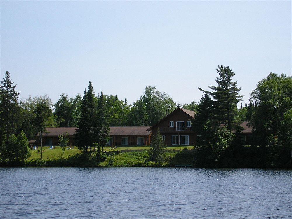 Motel Ours Bleu Lac-Saguay Extérieur photo