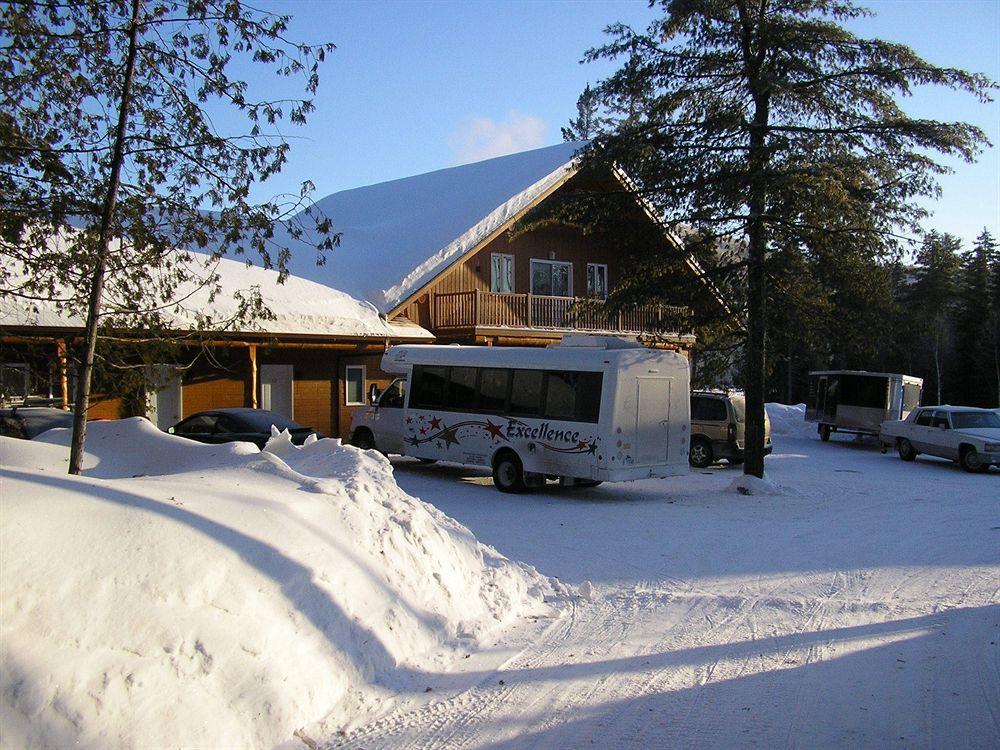 Motel Ours Bleu Lac-Saguay Extérieur photo