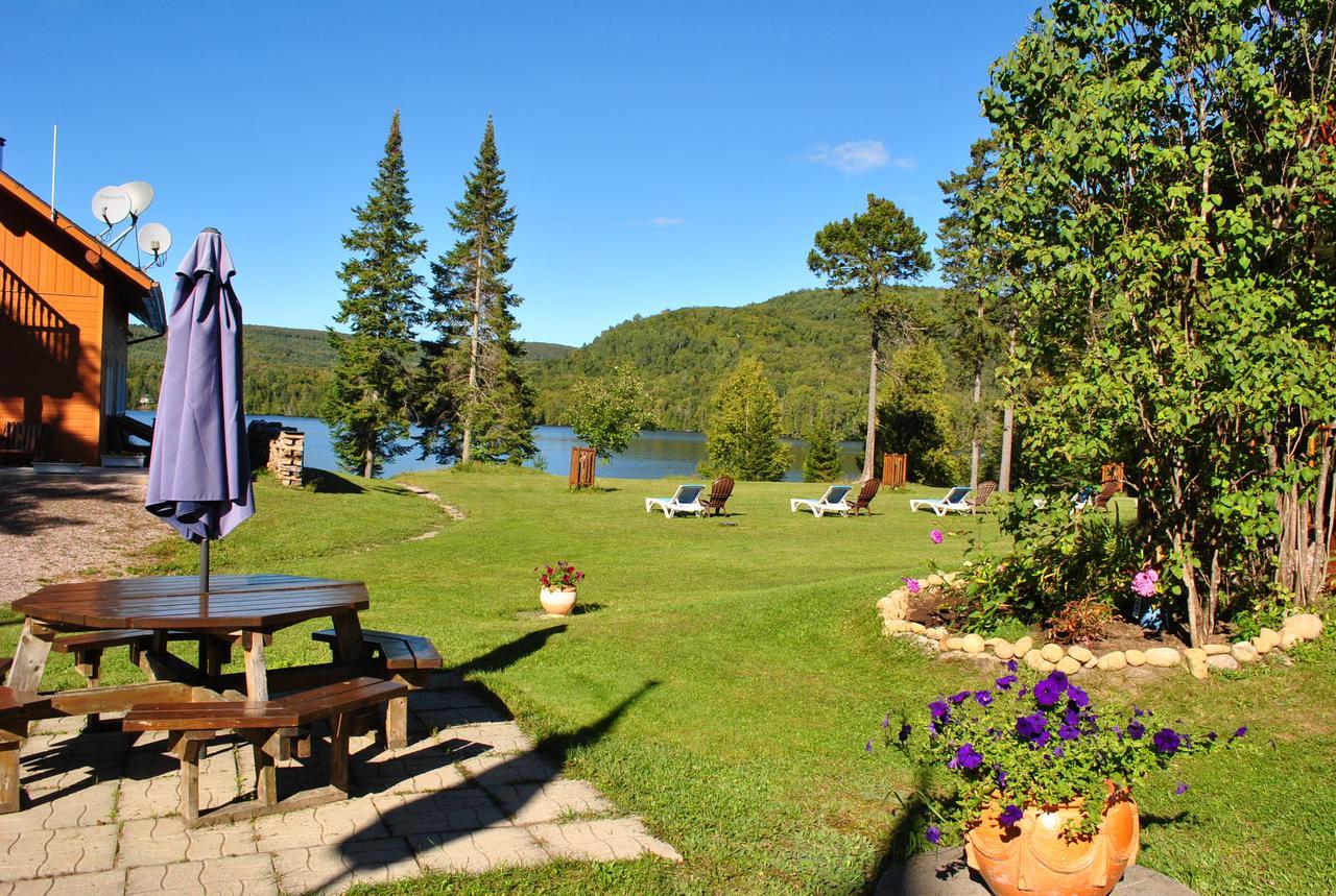 Motel Ours Bleu Lac-Saguay Extérieur photo