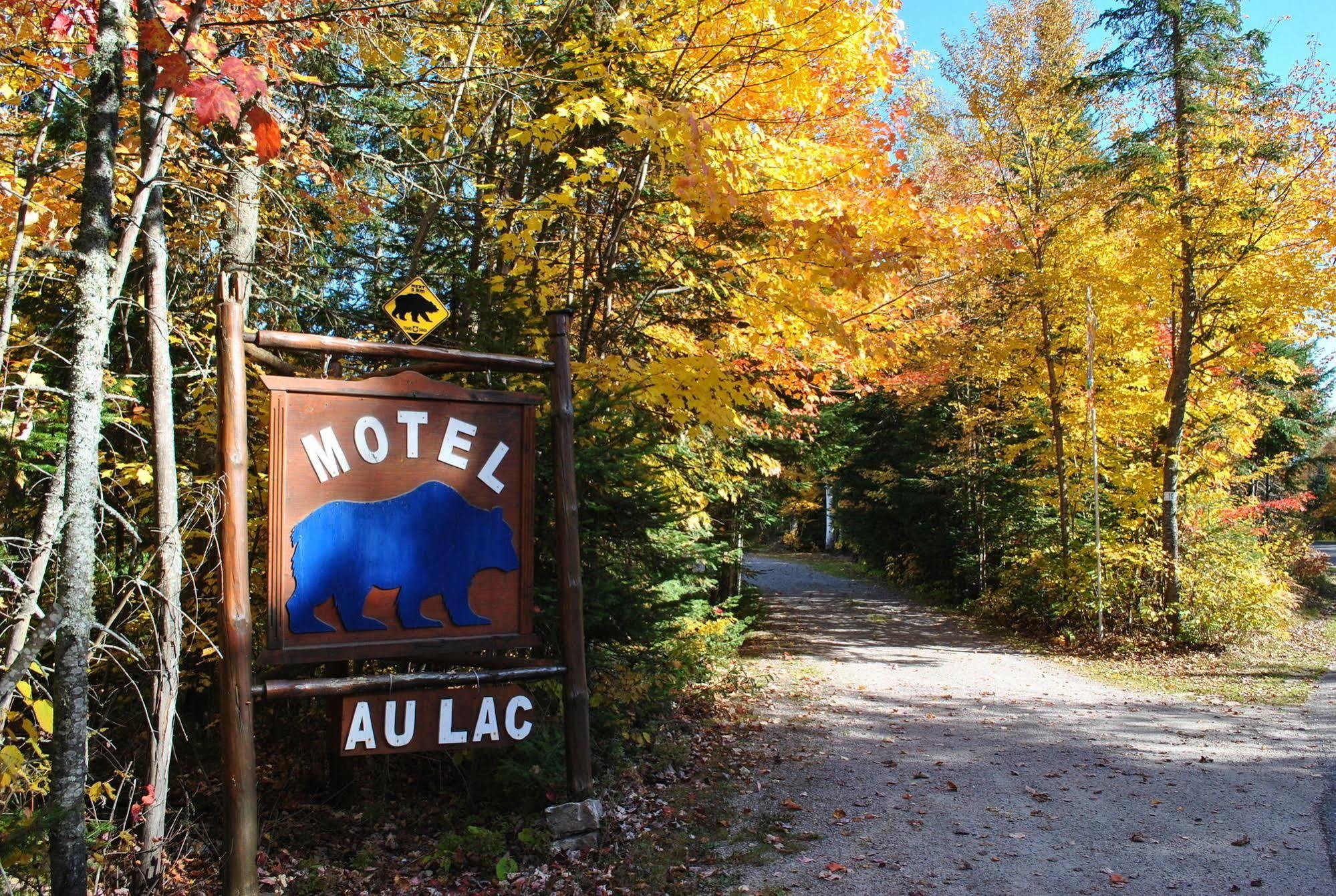 Motel Ours Bleu Lac-Saguay Extérieur photo