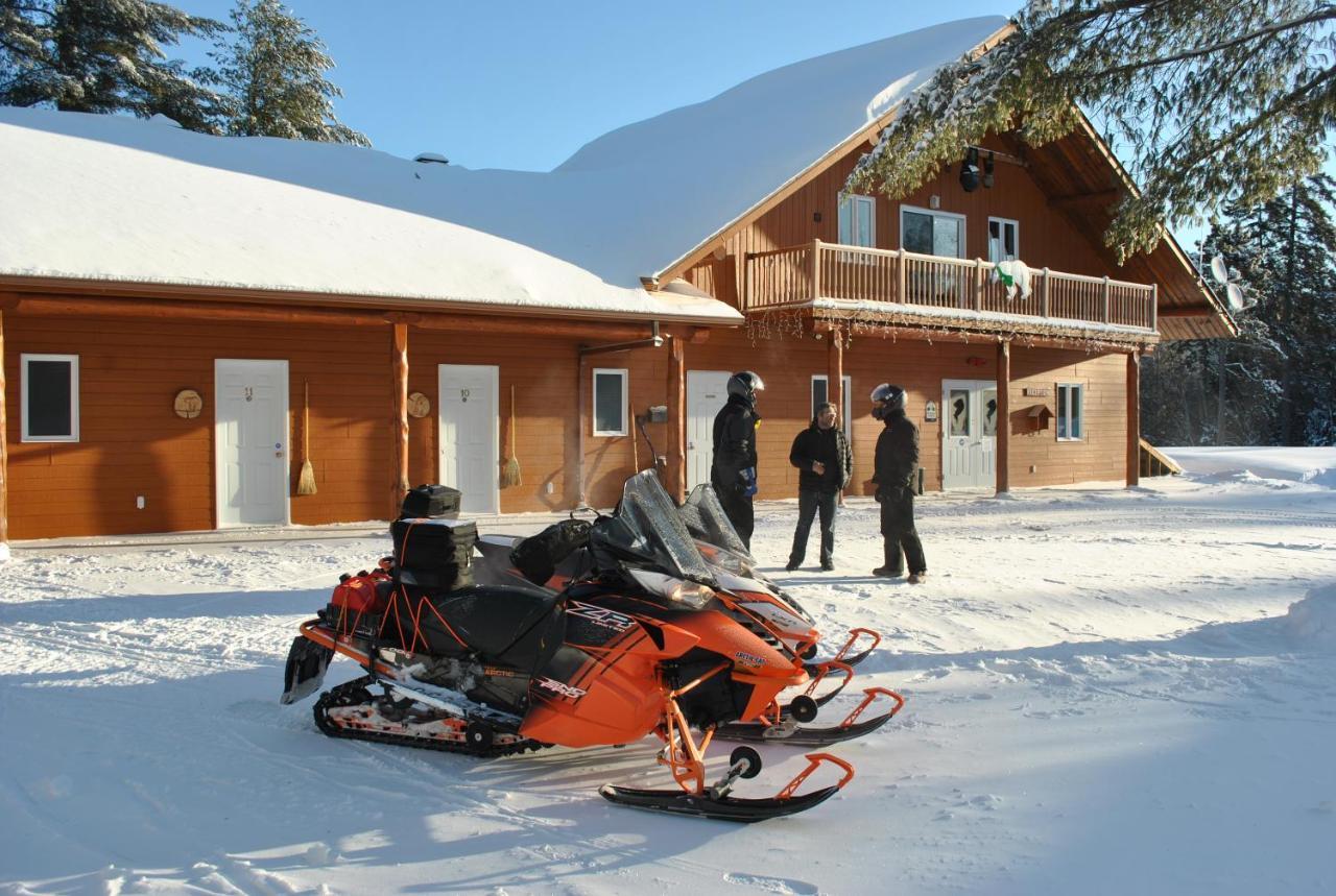 Motel Ours Bleu Lac-Saguay Extérieur photo